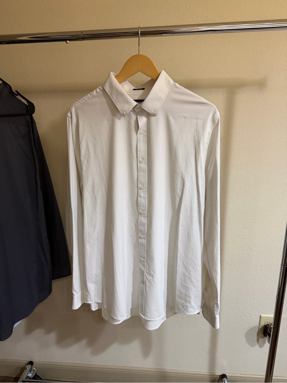 Express Performance Extra Slim Men’s XL White Micro Dot Dress Shirt
